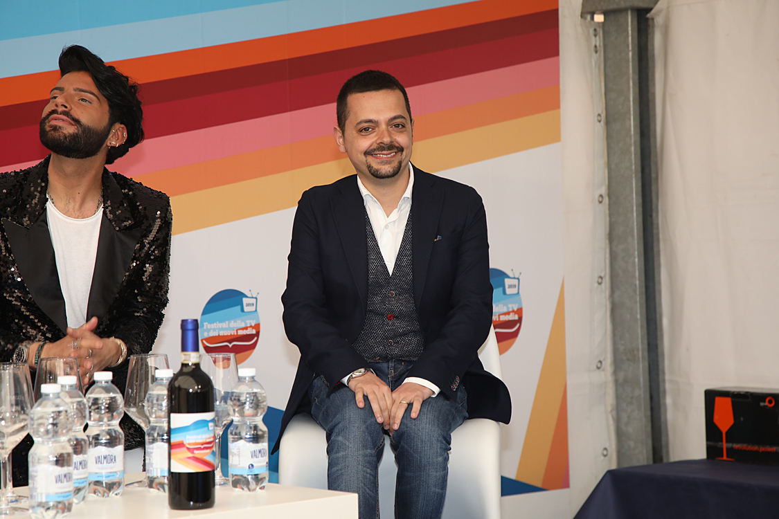 Festival della TV e dei Nuovi Media 2019_244.jpg - Real Time, la Tv delle meraviglie Un  racconto di storie e persone reali con contenuti attuali e uno stile innovativo in costante evoluzione,  ci porta con i suoi protagonisti nel mondo meraviglioso di due programmi divenuti ormai cult:  “Il Castello delle cerimonie” e “Il Salone delle Meraviglie”.Federico Lauri, Imma Polese, Gesualdo Vercio con Alessandra Comazzi.